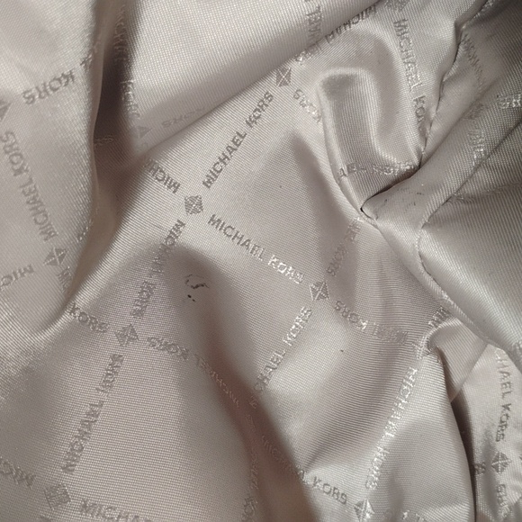 Michael Kors Raven Large Leather Shoulder Bag Creme NWOT - Picture 11 of 13